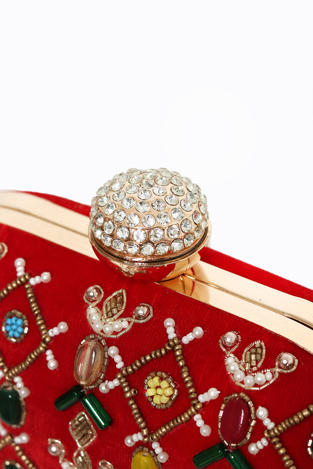 Pochette en forme de boîte brodée rouge et verte NR By Nidhi Rathi pour femme