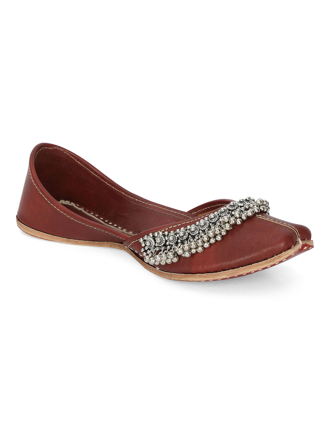 Ghunghroo_Embellished_Leather_Mojaris