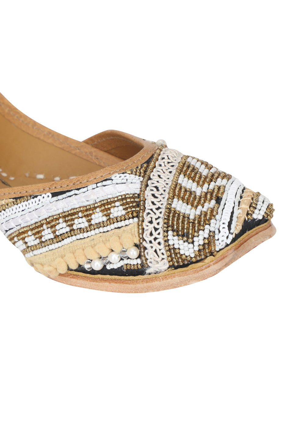 NR By Nidhi Rathi Mojaris ballerines ethniques en cuir à ornements bohème pour femmes