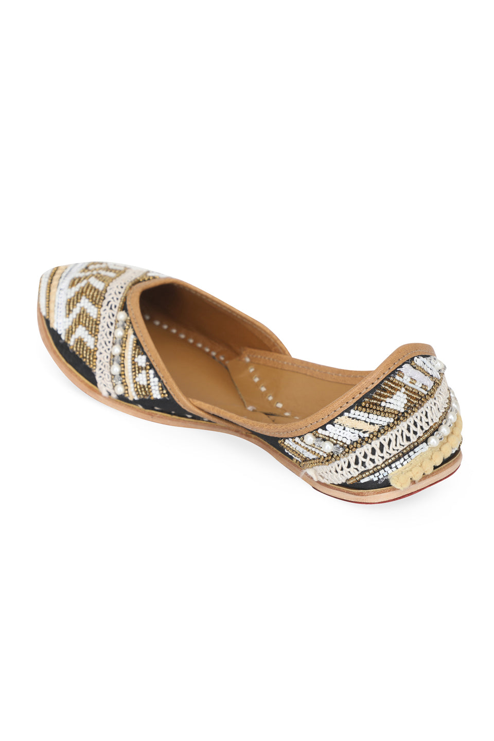 NR By Nidhi Rathi Mojaris ballerines ethniques en cuir à ornements bohème pour femmes