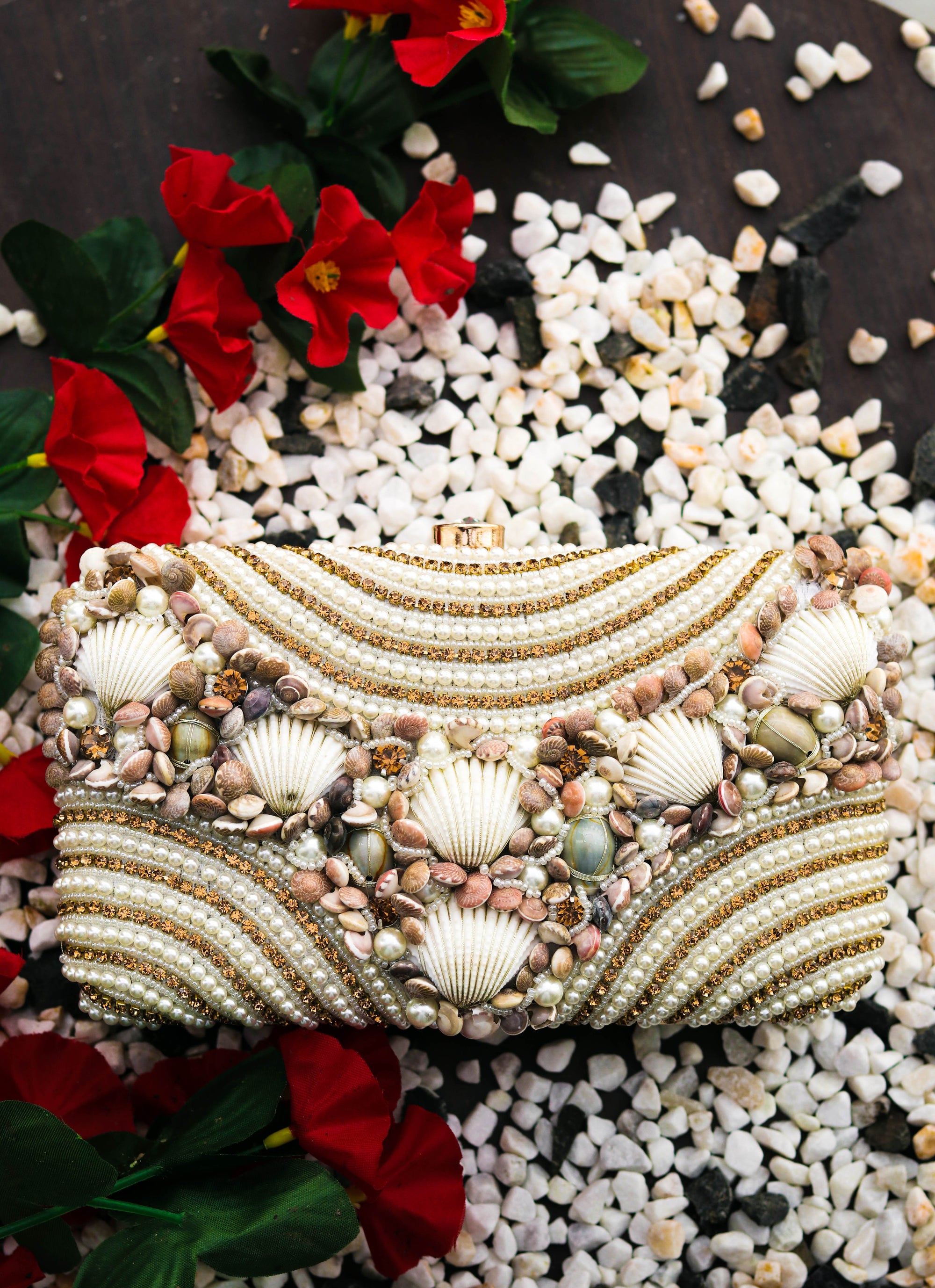 Nidhi_Rathi_White_Gold-Toned_Embroidered_Embroidered_Box_Clutch