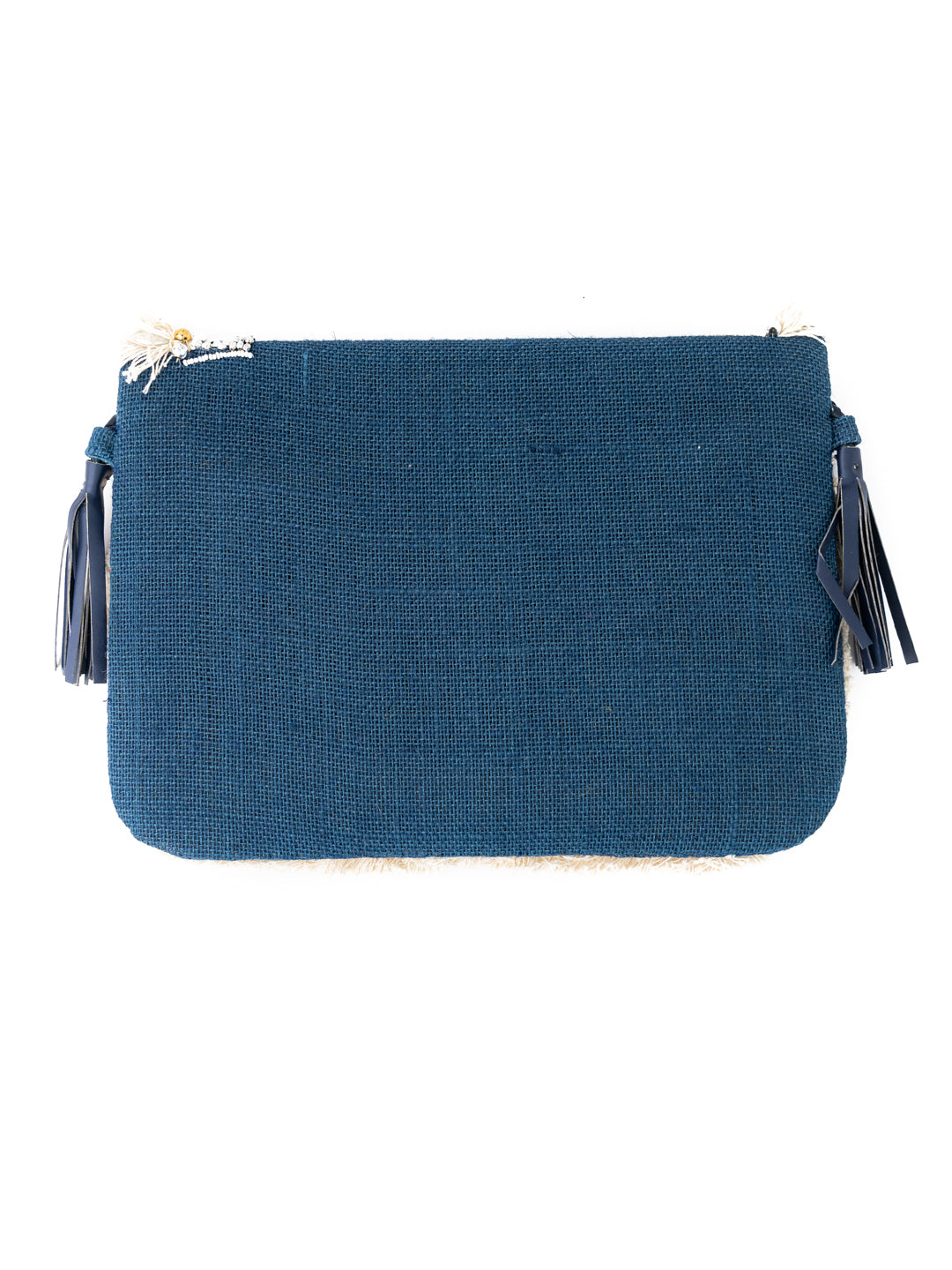Pochette à rabat brodée bleu marine et beige NR By Nidhi Rathi