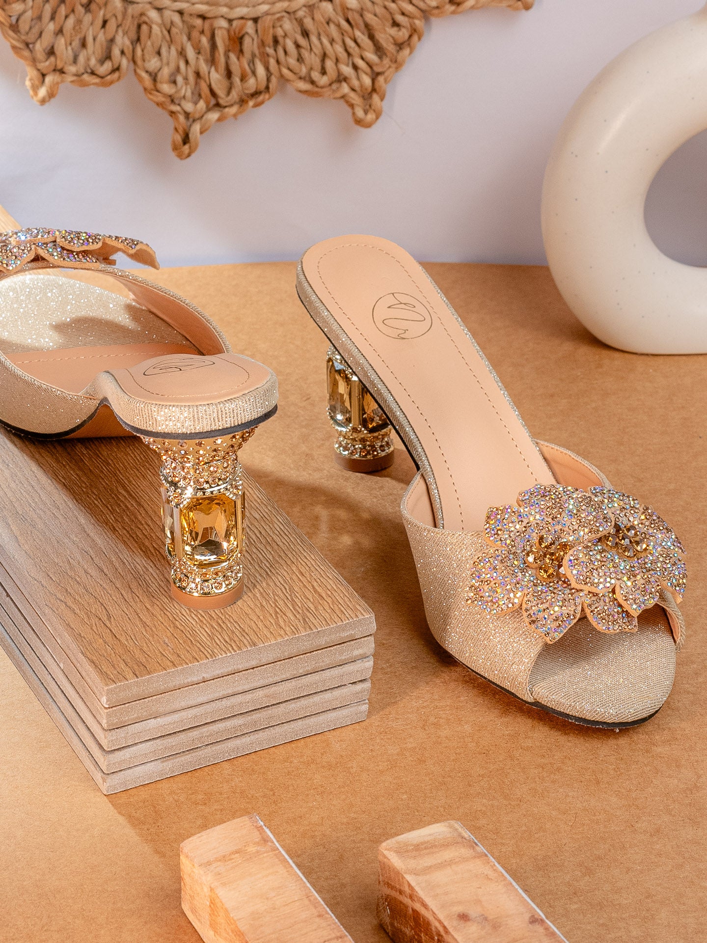 Floret_-_Golden_Heels