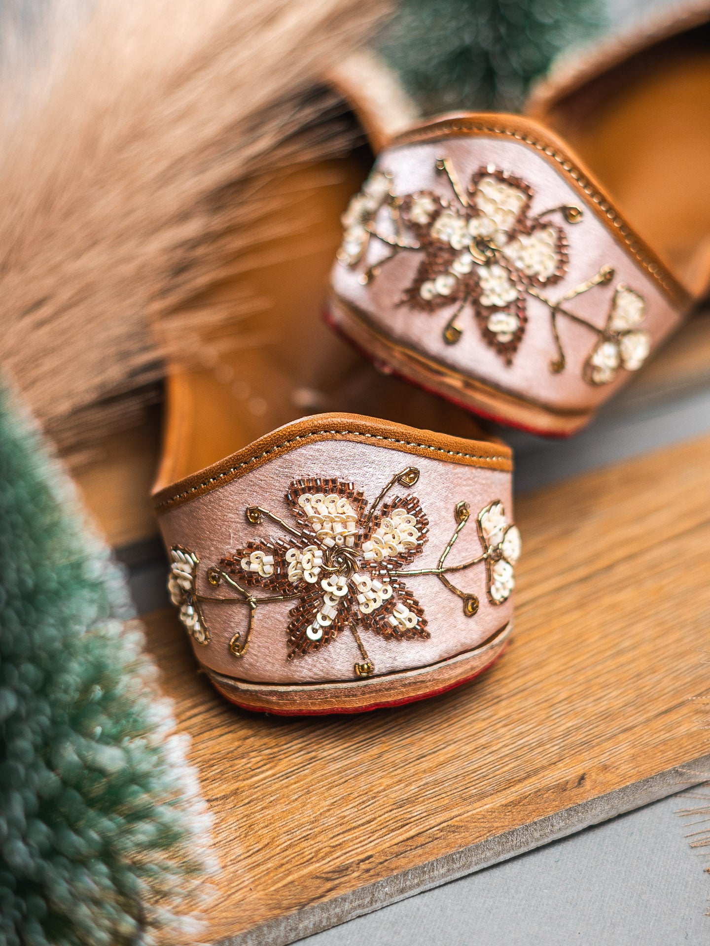 Nidhi_Rathi_Women_Embroidered_Mojaris_Flats