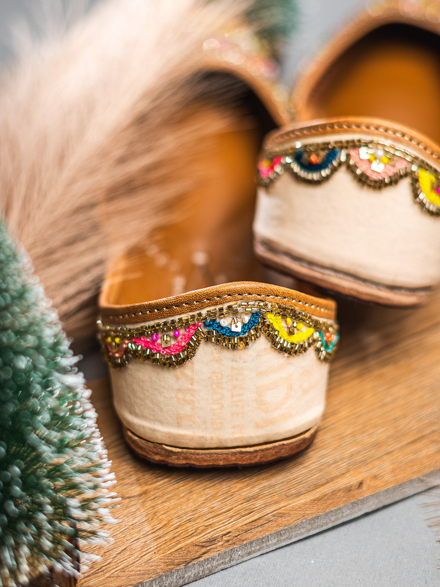 Nidhi_Rathi_Women_Embroidered_Mojaris_Flats