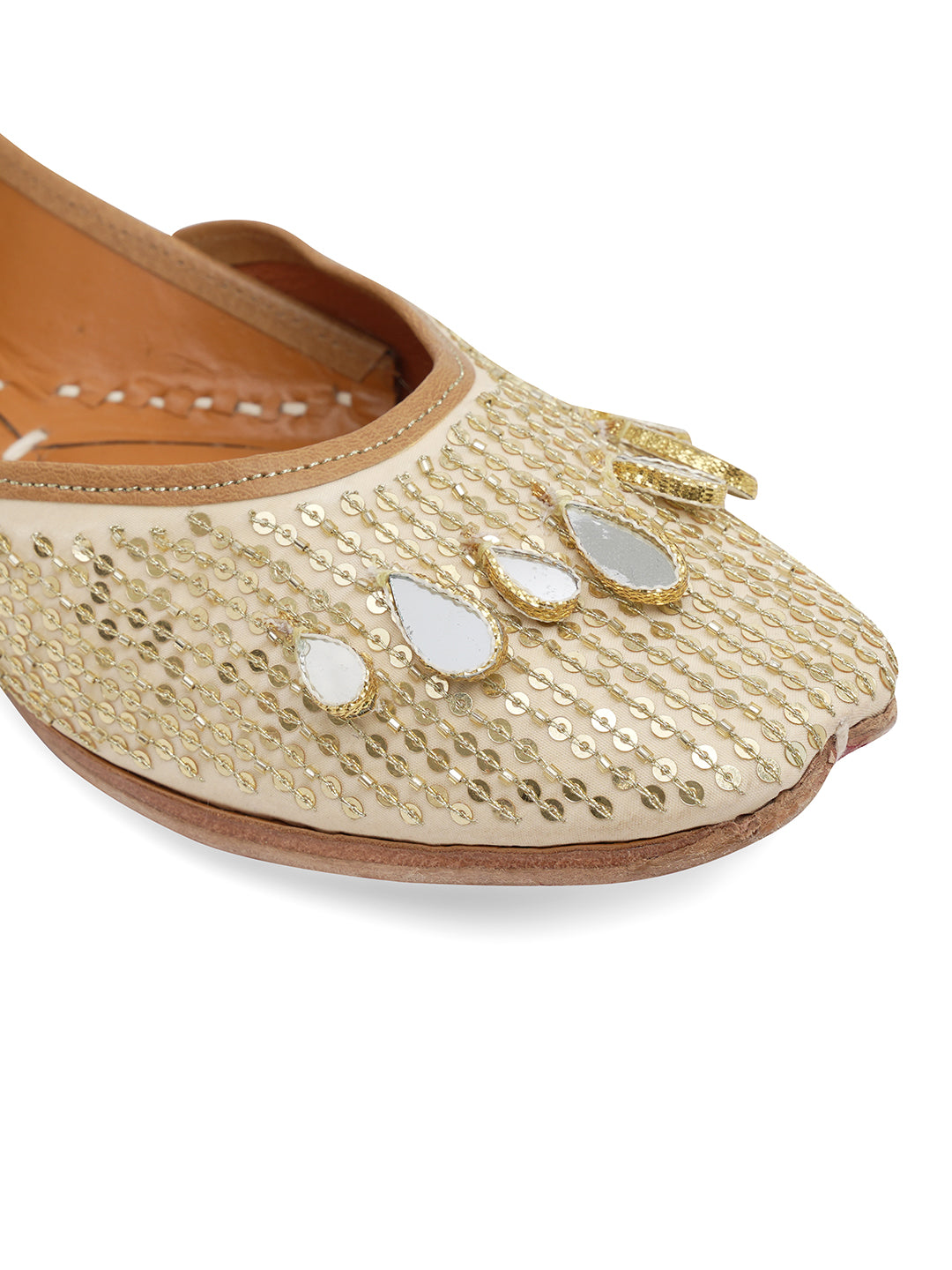 Women Embellished Ethnic Mojaris With Embroidered Work