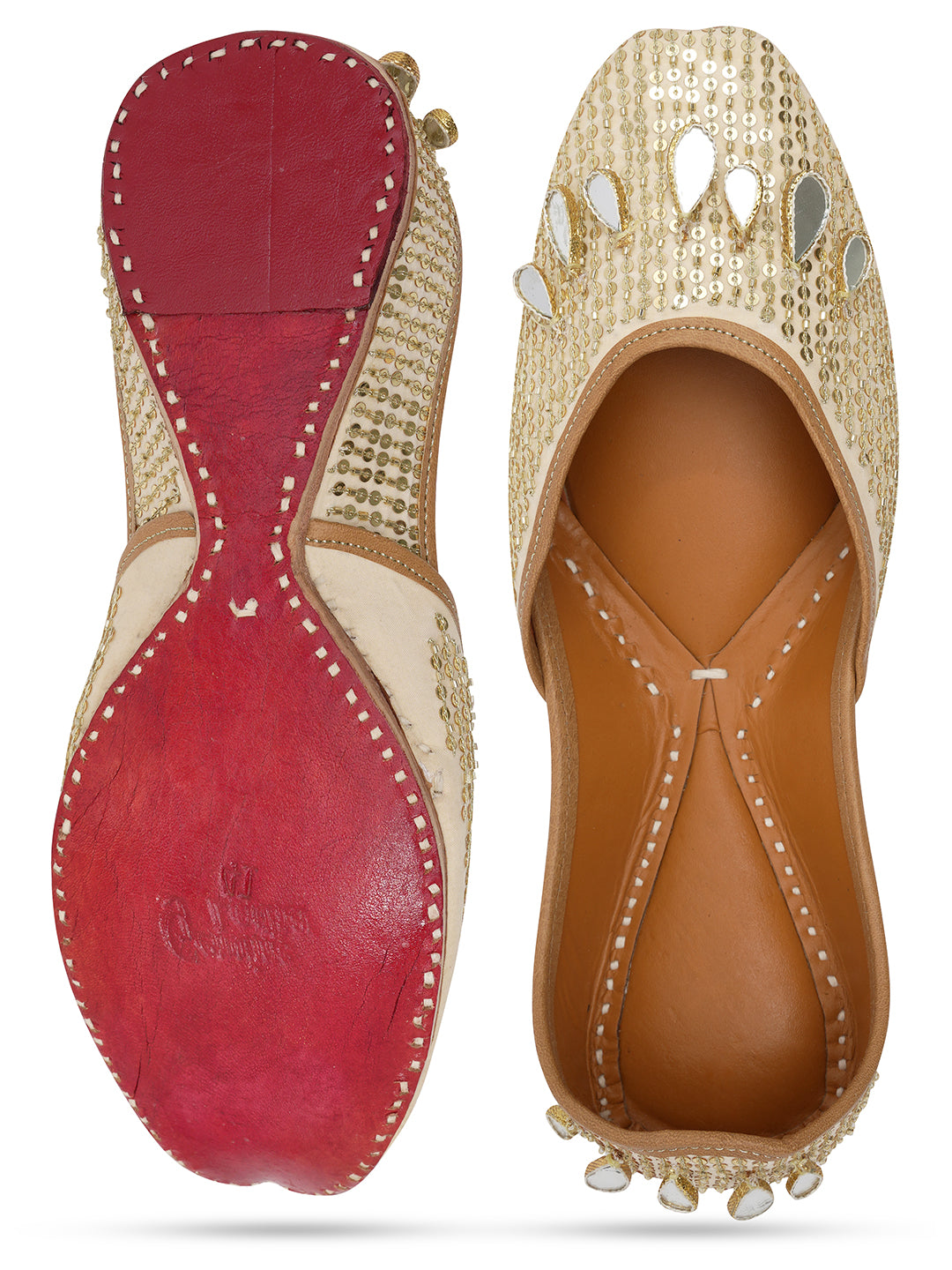 Women Embellished Ethnic Mojaris With Embroidered Work