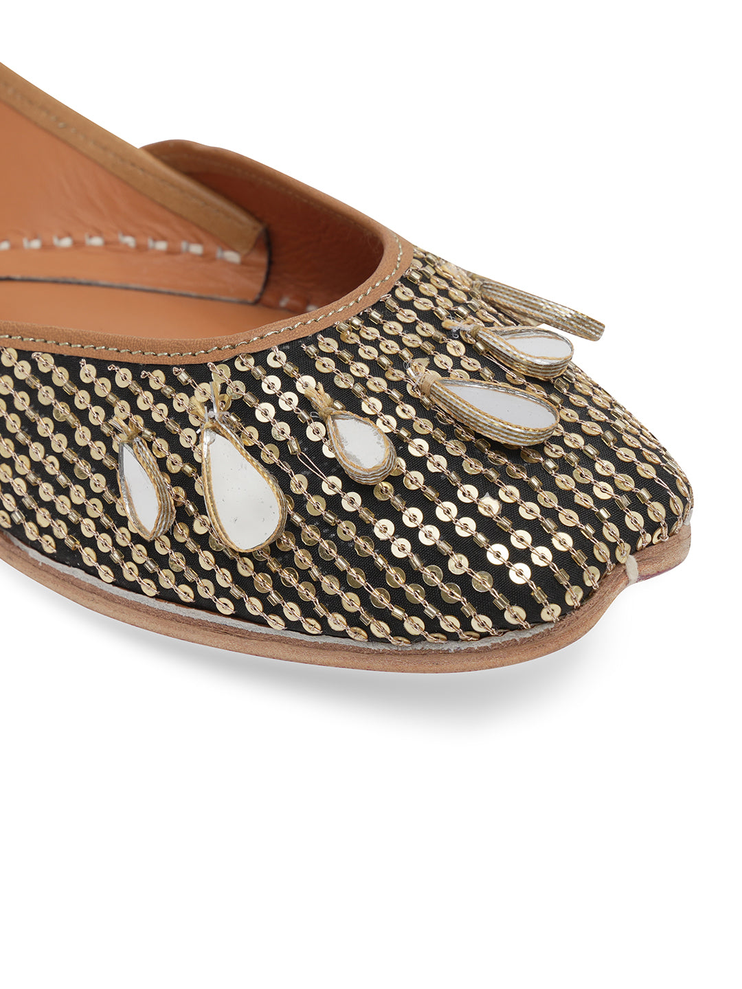 Women embroidered Mojaris Flats