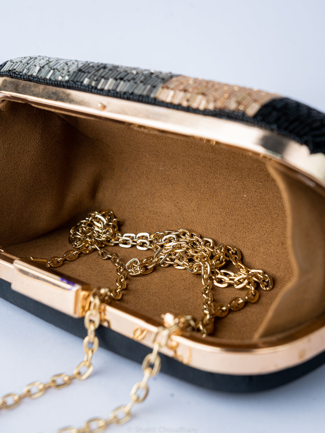 Pochette NR By Nidhi Rathi noire et marron avec ornements