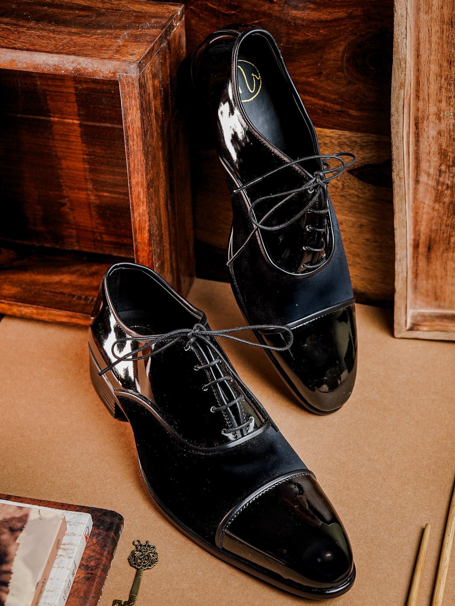 Men Square Toe Mid-Top Derbys