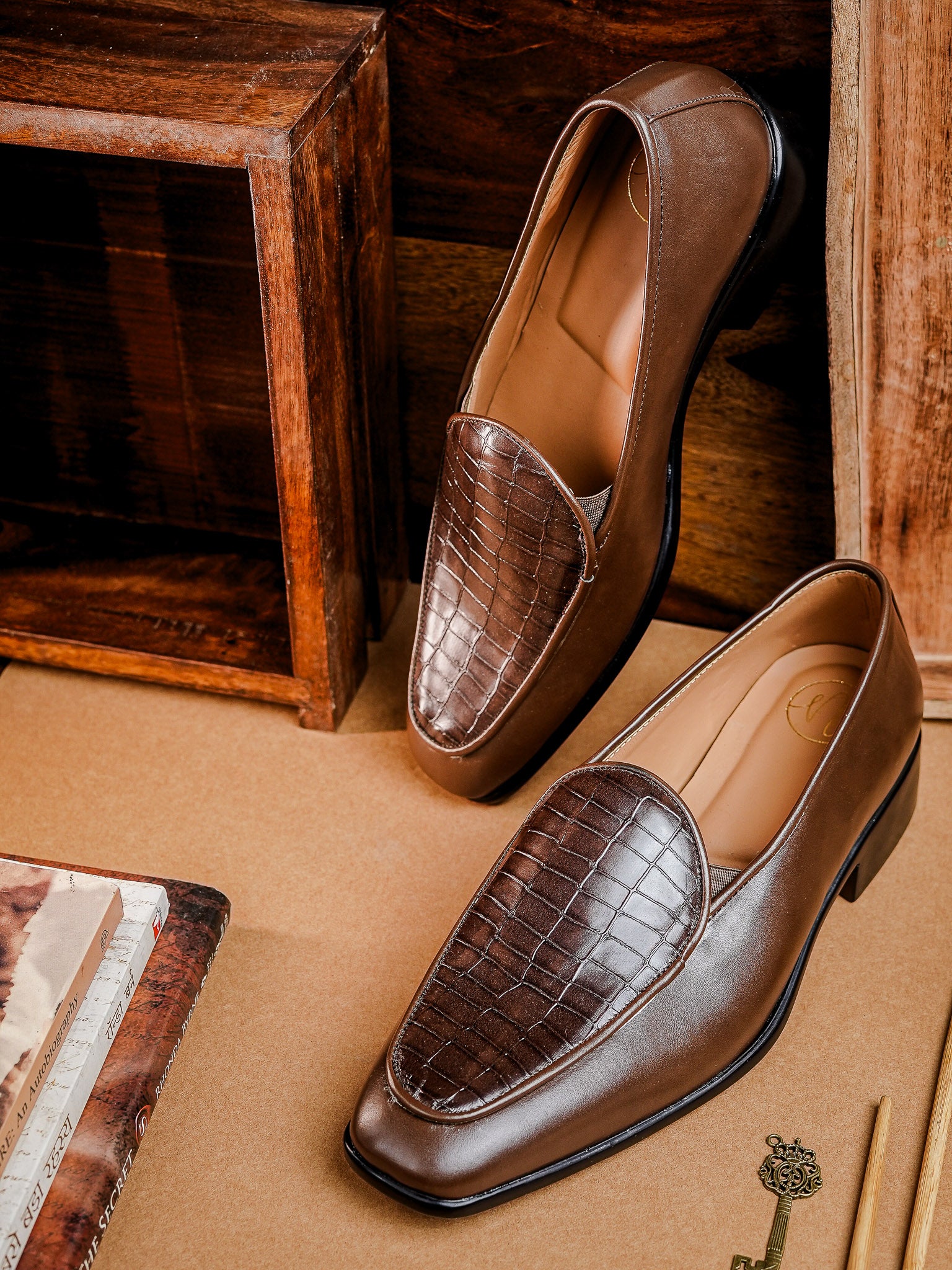 Men Textured Loafers