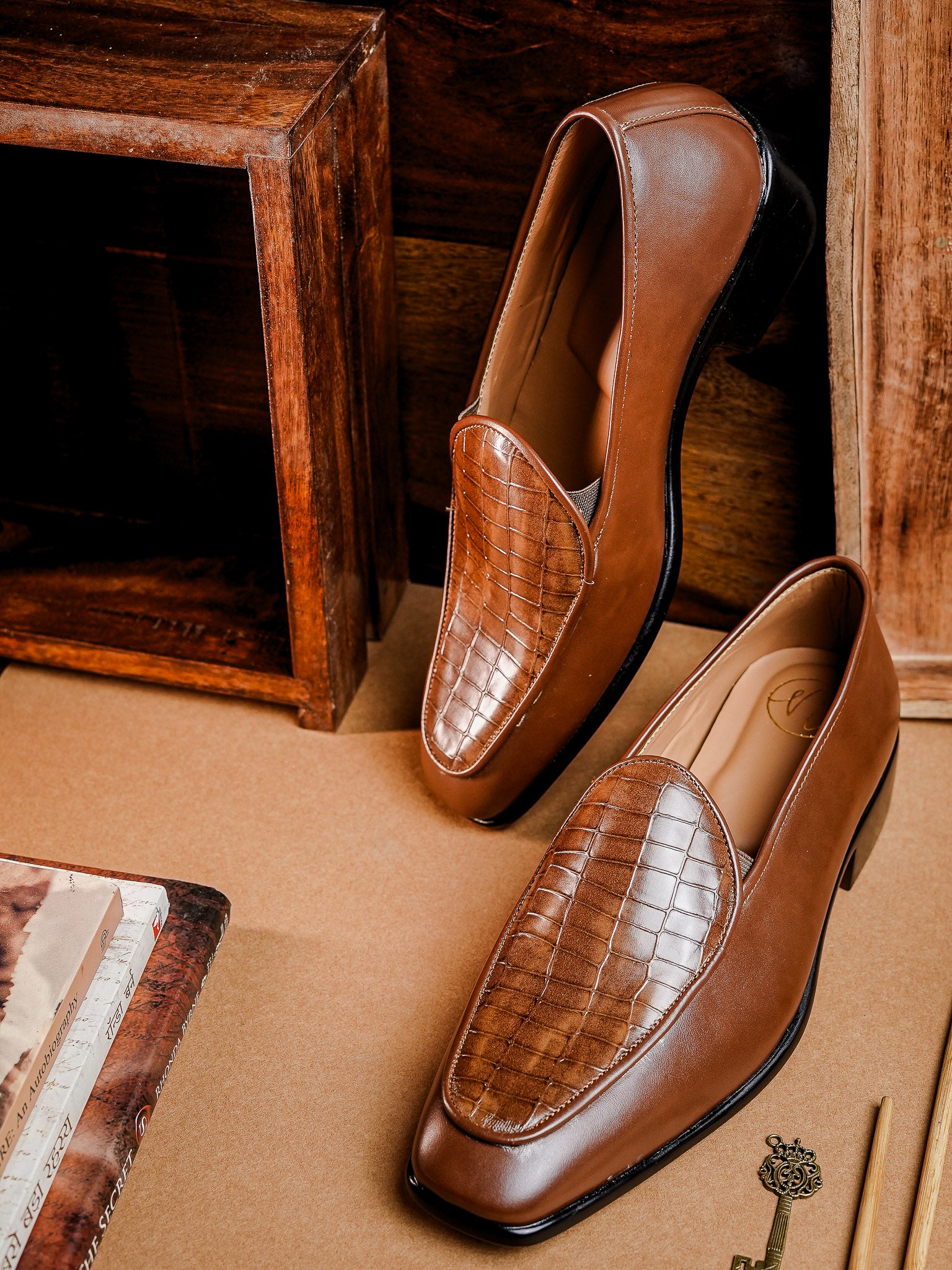 Men Textured Loafers