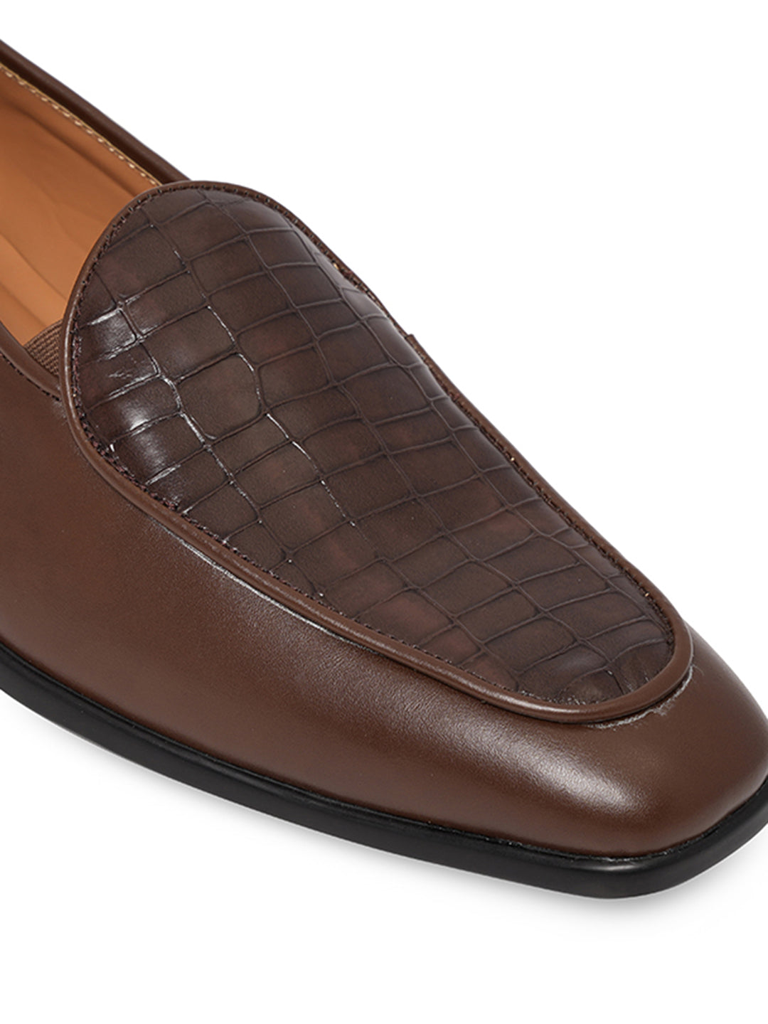 Men Textured Loafers