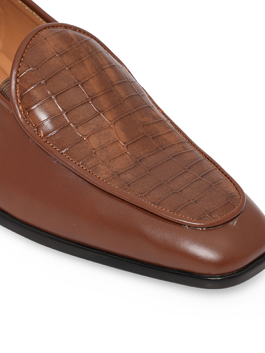 Men Textured Loafers