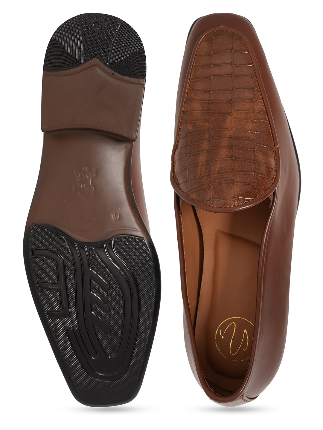 Men Textured Loafers