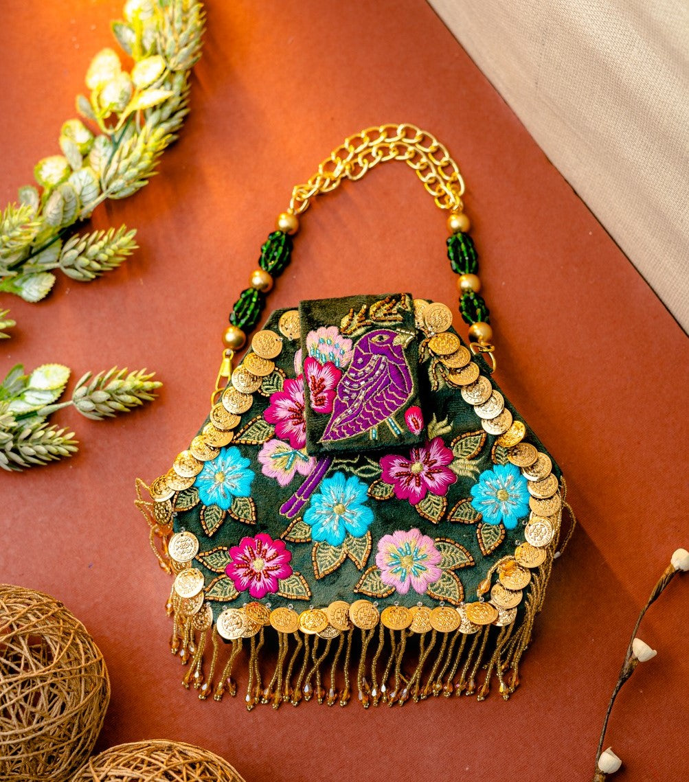 Nidhi_Rathi_Embroidered_Box_Clutch