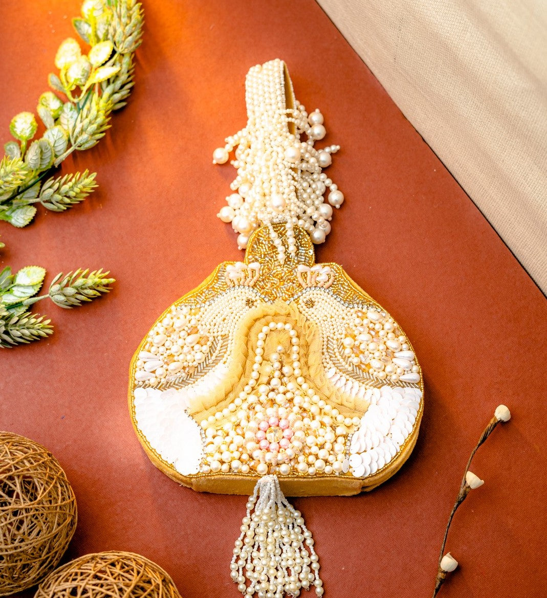 Embroidered_Potli_Clutch_nidhi_rathi