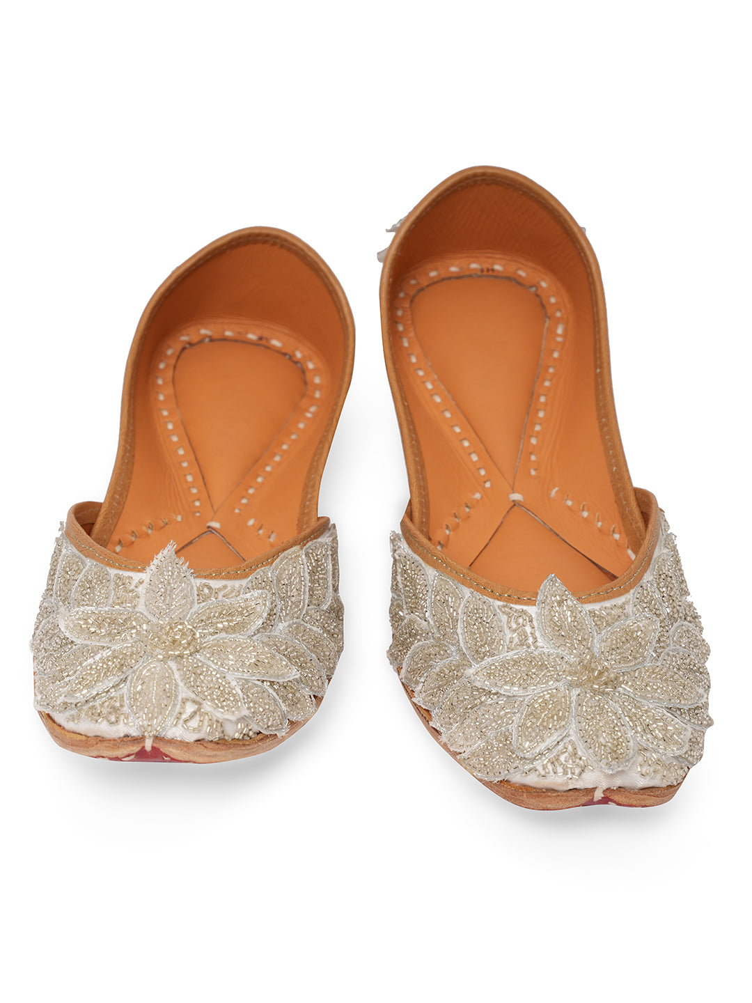 Women Embellished Ethnic Mojaris with Embroidered Flats