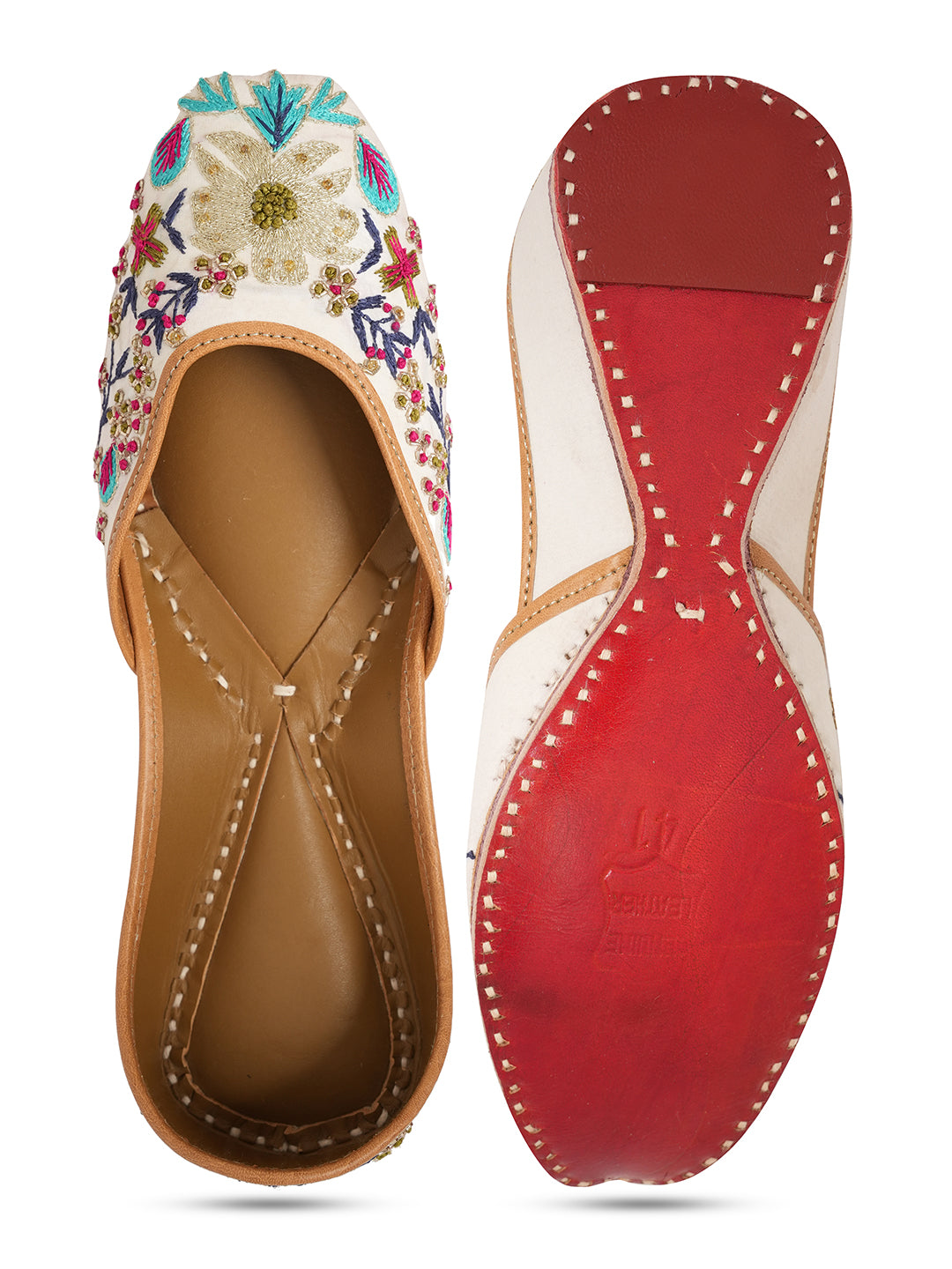 Women Embellished Ethnic Mojaris with Embroidered Flats
