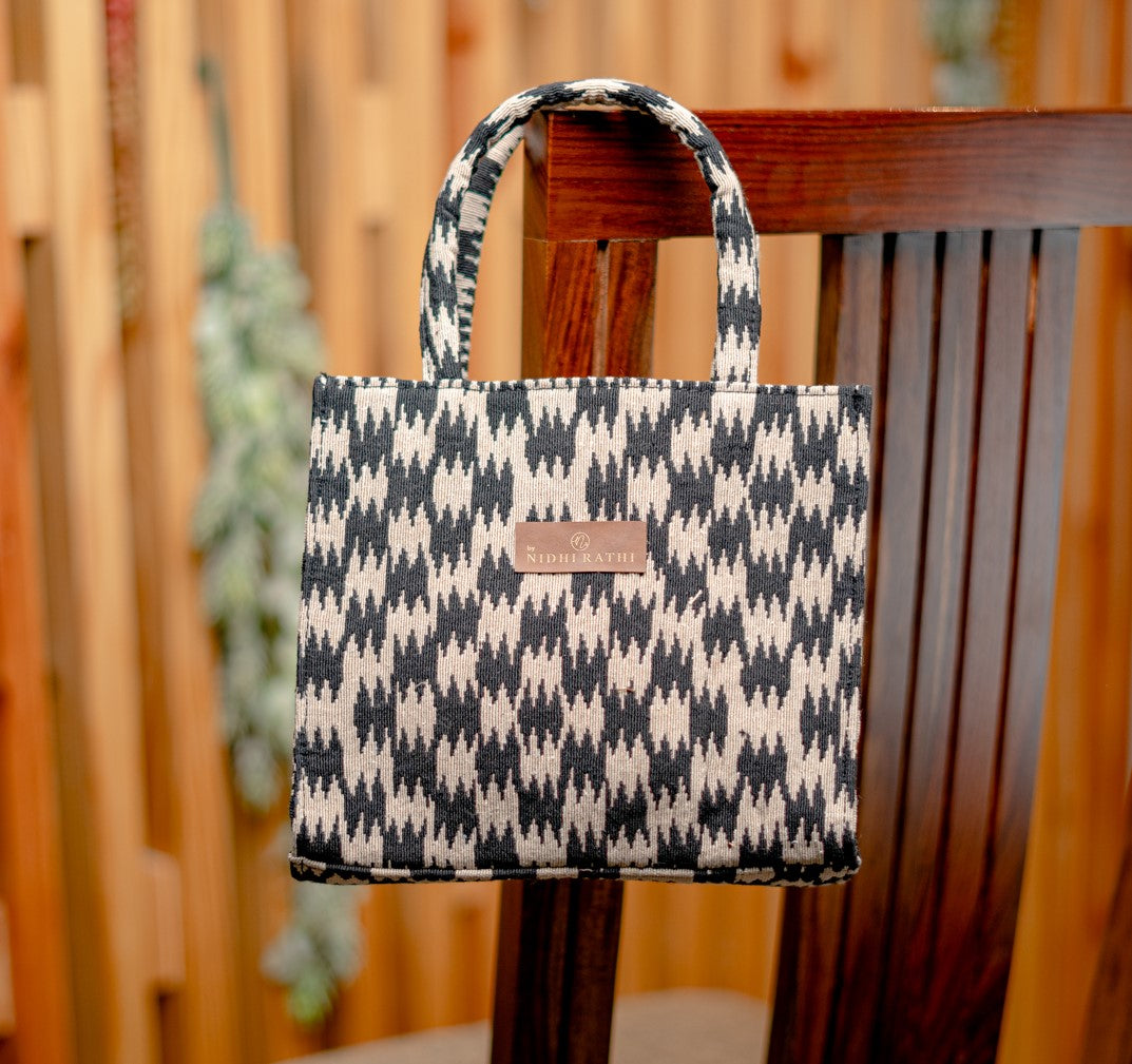 Women_Striped_Shopper_Tote_Bag_Nidhi_Rathi