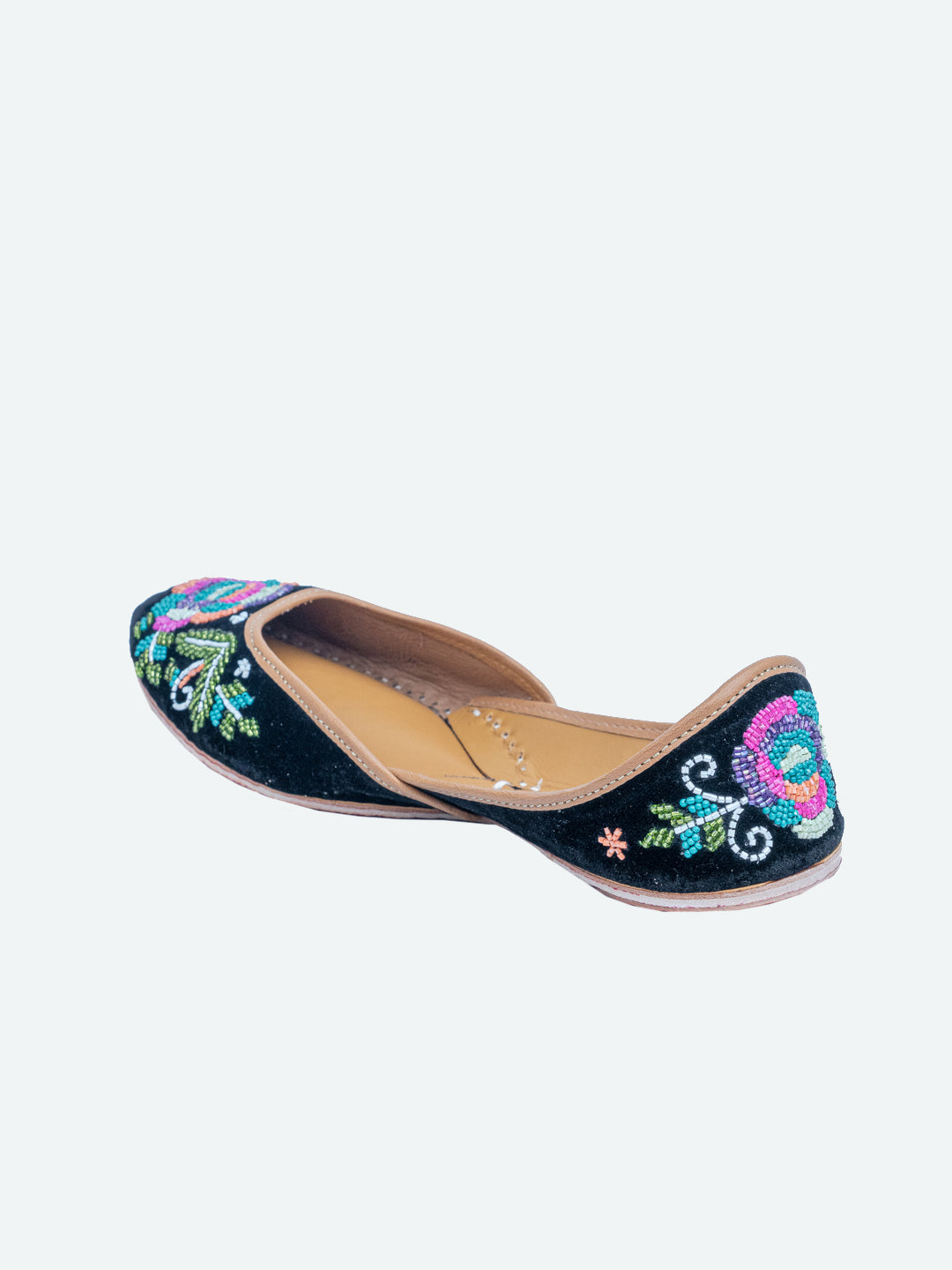 Ballerines plates noires à ornements NR By Nidhi Rathi pour femmes