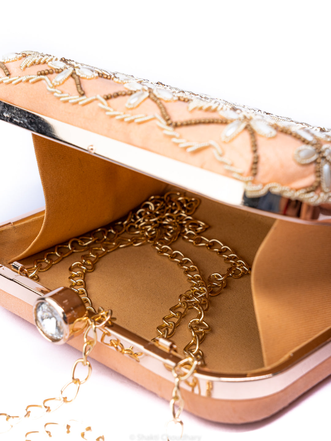 Pochette brodée NR By Nidhi Rathi