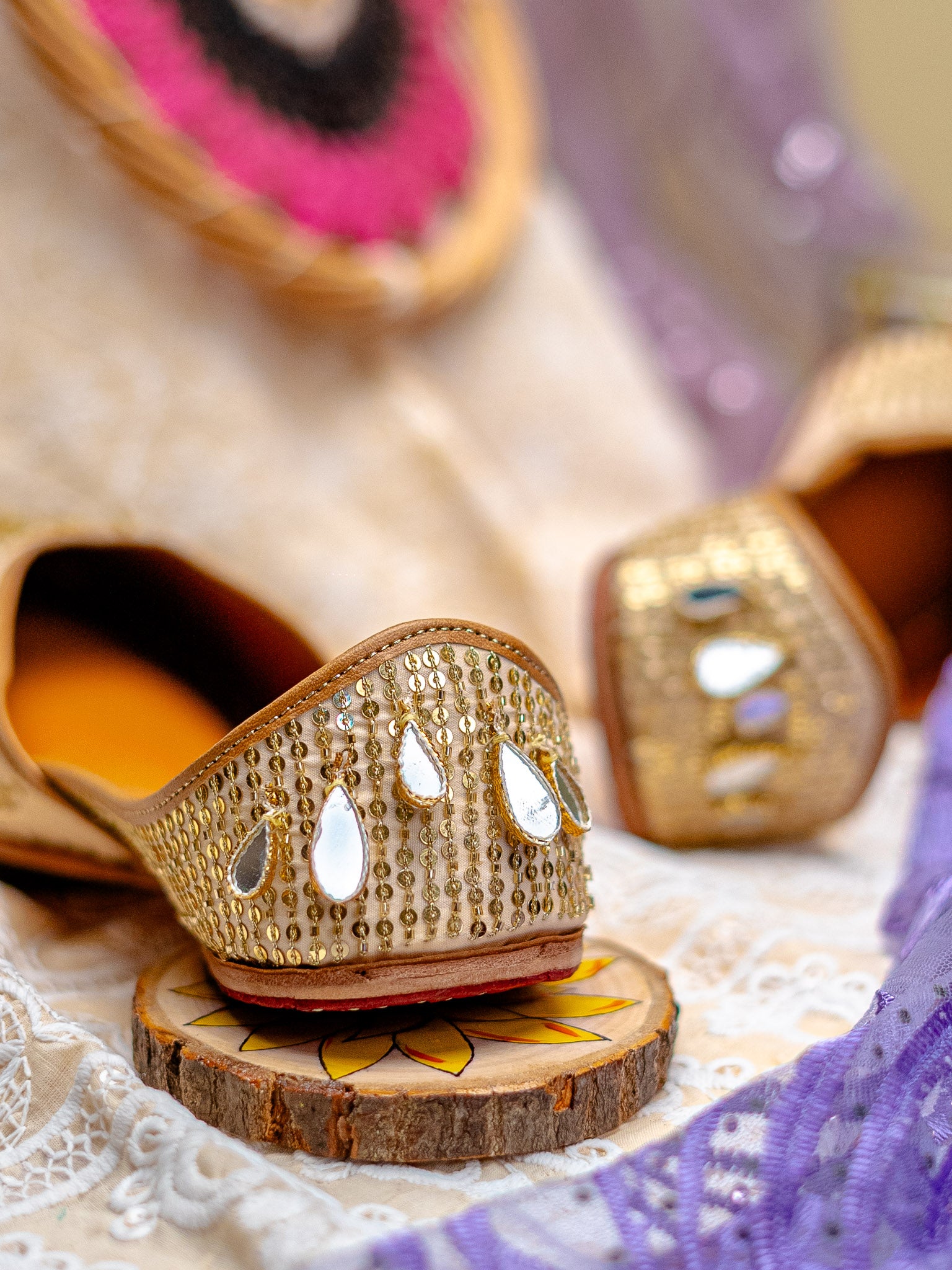 Women Embellished Ethnic Mojaris With Embroidered Work
