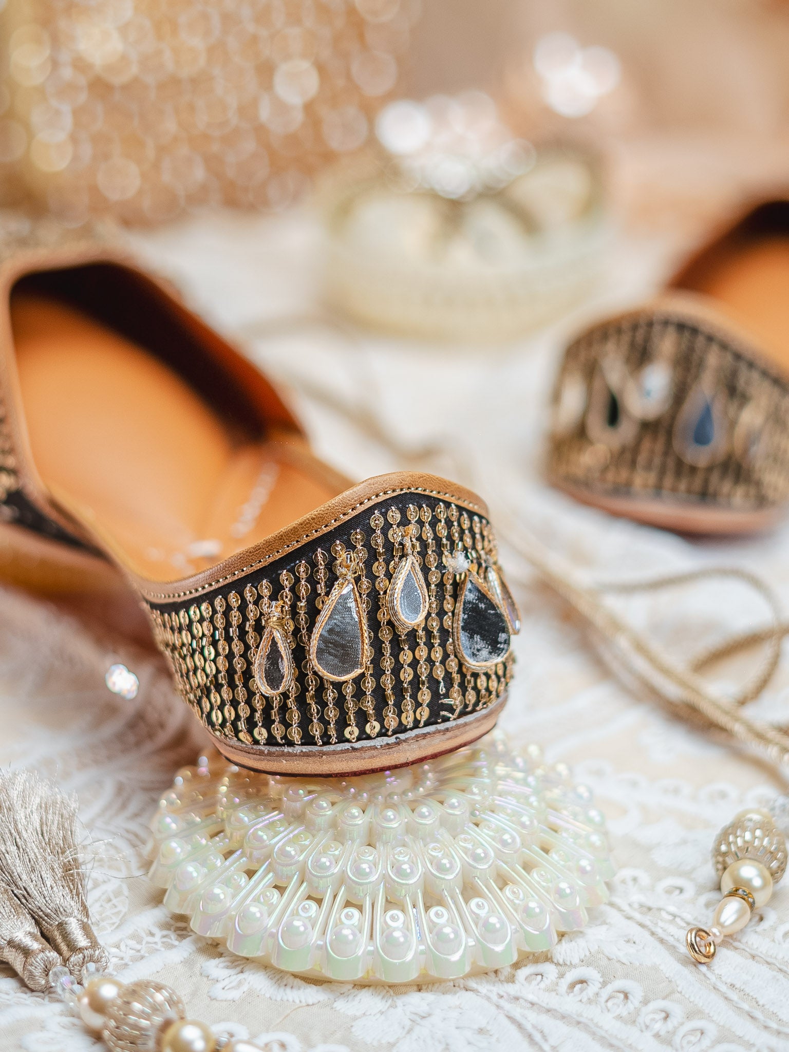 Women embroidered Mojaris Flats