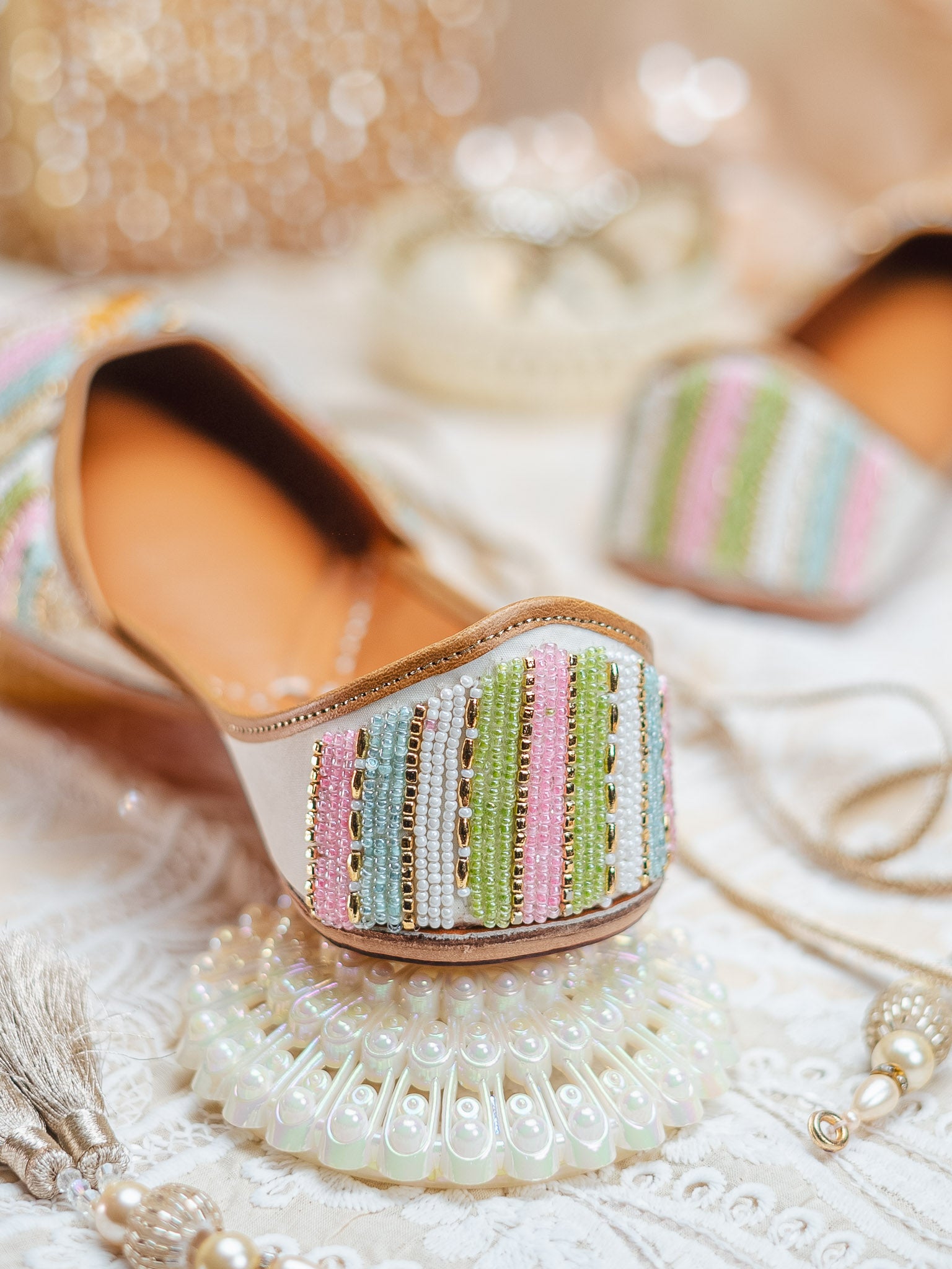 Women Embellished Mojaris Flats