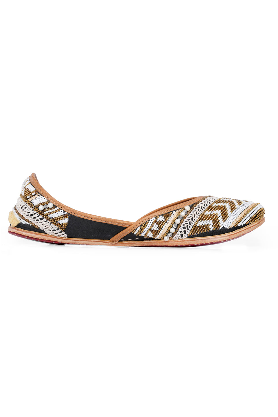 NR By Nidhi Rathi Mojaris ballerines ethniques en cuir à ornements bohème pour femmes
