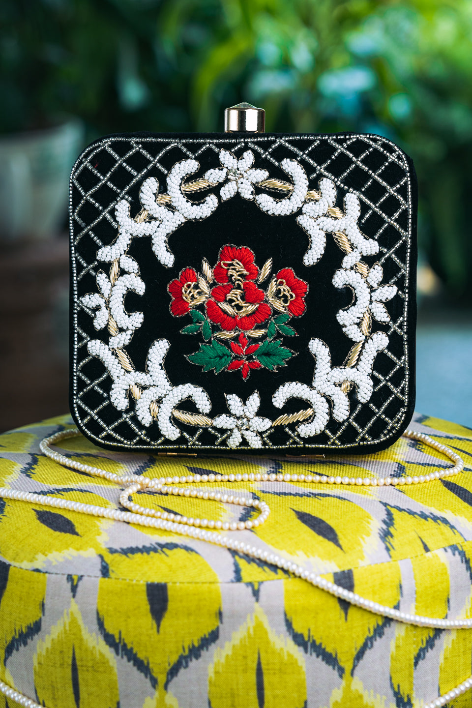 Nidhi_Rathi_Women_Black_Embroidered_Clutch